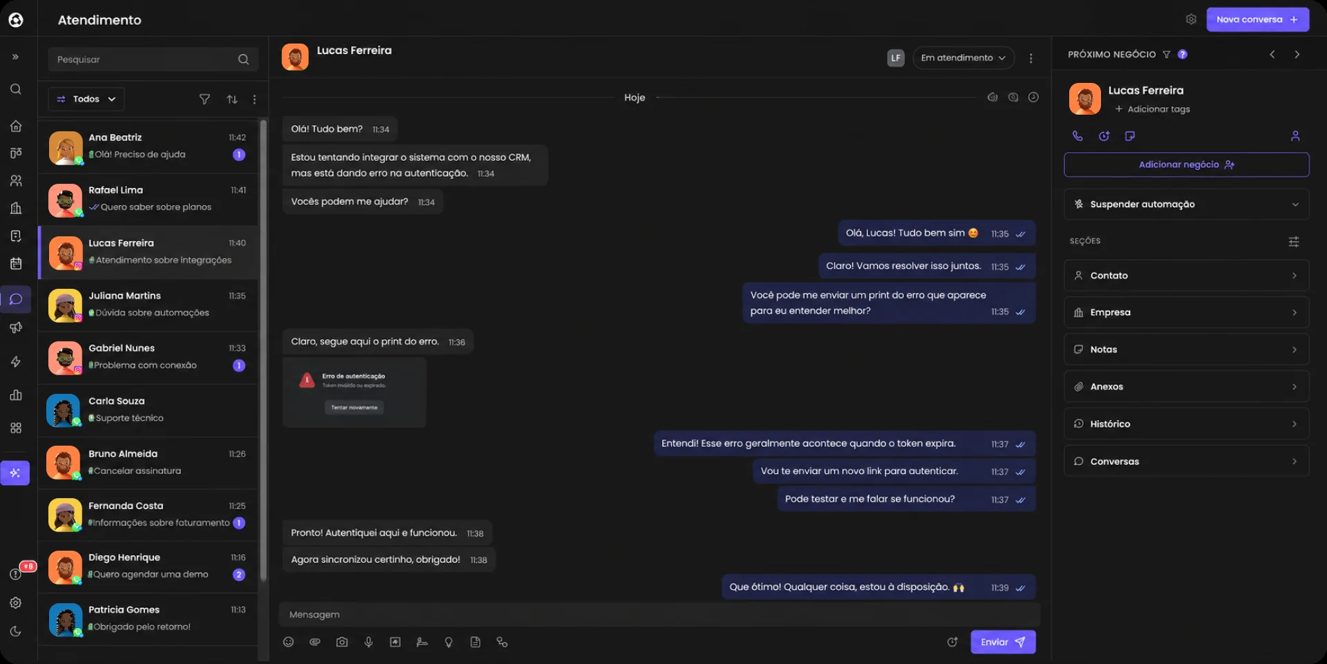 Conversa de Instagram e WhatsApp dentro da Clint
